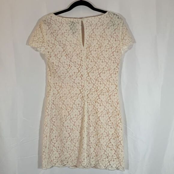 Talula Aritzia Off-White Floral Lace Dress - Picture 2 of 8